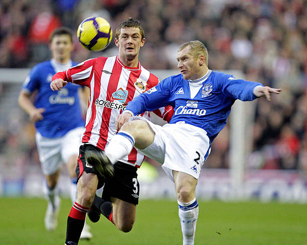 次击中门框 次击中门框