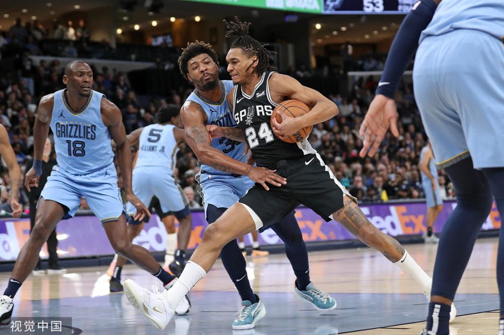 山西女篮的 山西女篮的